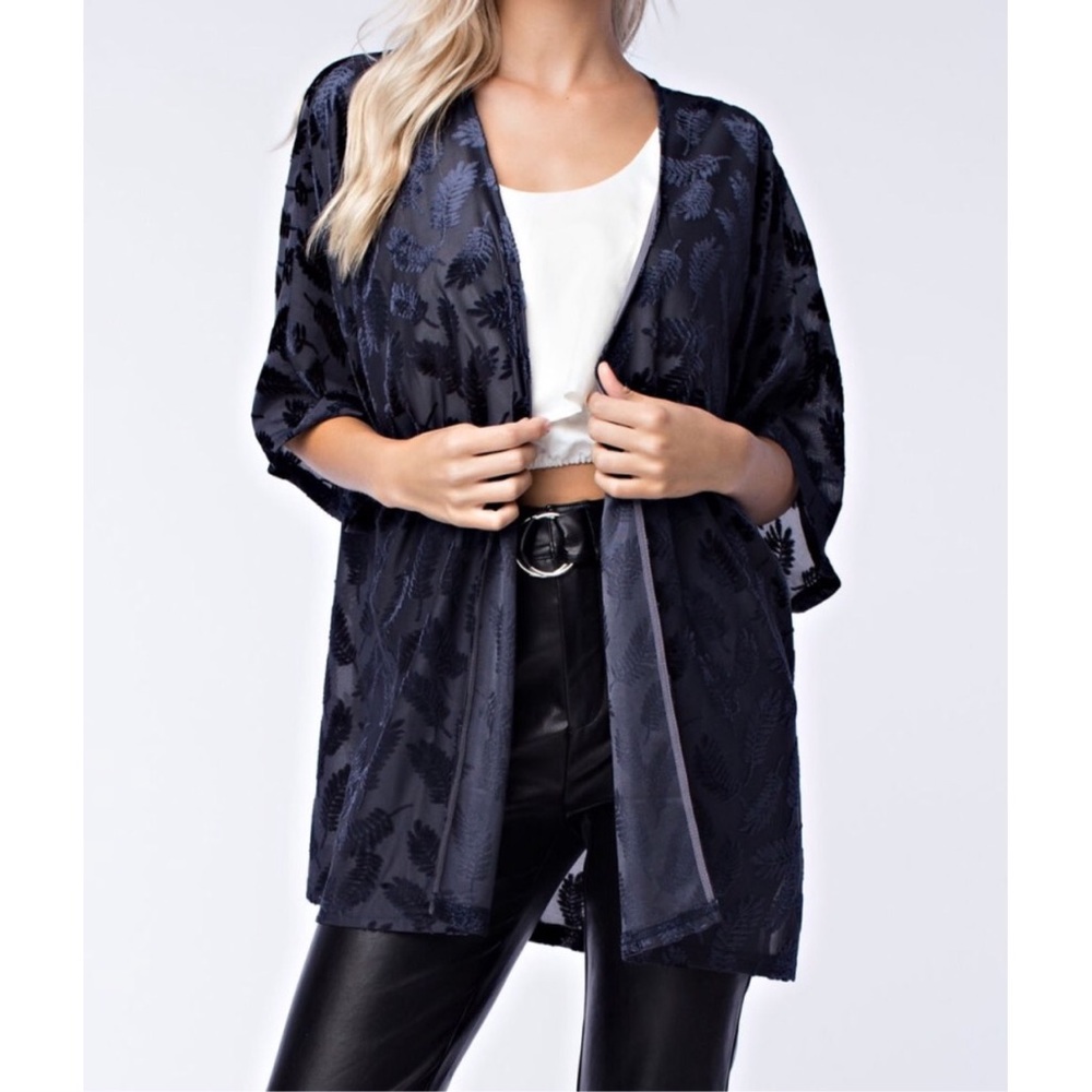 RESTOCKED✨ New navy velvet boho leaf Cardigan - Picture 2 of 6